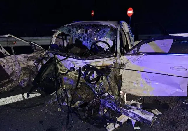 Un conductor drogado mata a una joven embarazada y su bebé al chocar con su coche, accidente, choque, colisión,