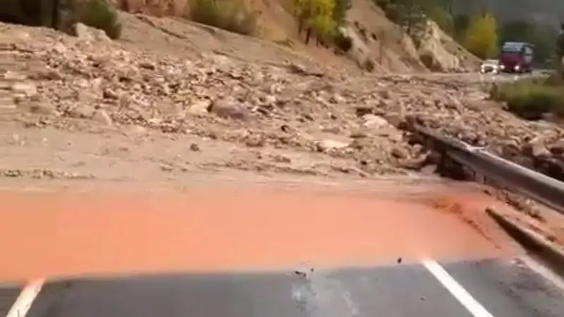 Cortada totalmente la CM-412 a su paso por Molinicos (Albacete) por deslizamiento de tierra