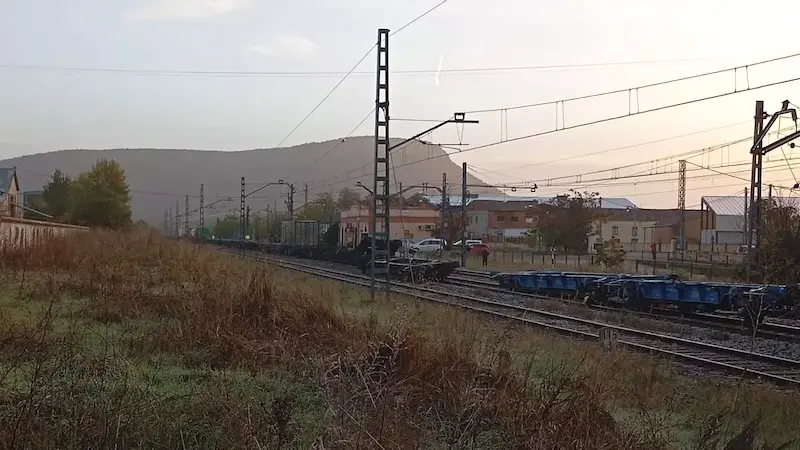 Descarrila en Guadalajara un tren que transportaba mercancías peligrosas