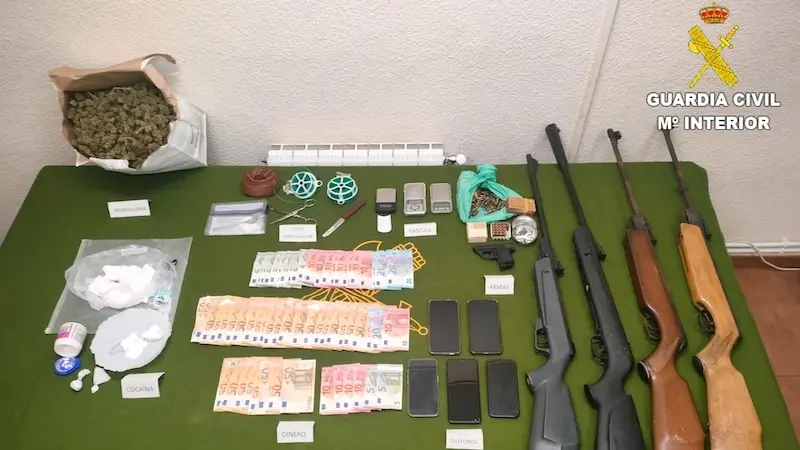 Cuatro detenidos de un clan familiar que regentaba dos puntos de venta de drogas