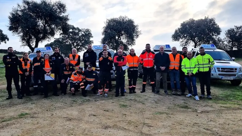 Miembros de servicios de emergencias de Castilla-La Mancha se forman en el manejo de todoterrenos