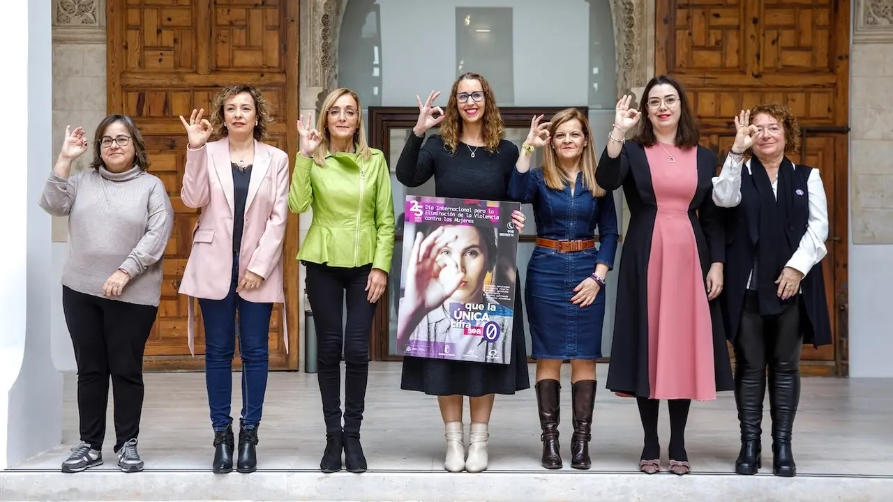 La consejera de Igualdad, Sara Simón, ha presentado la campaña institucional de la Junta de Comunidades de Castilla-La Mancha con motivo del Día Internacional para la Erradicación de la Violencia contra las Mujeres del próximo 25 de noviembre