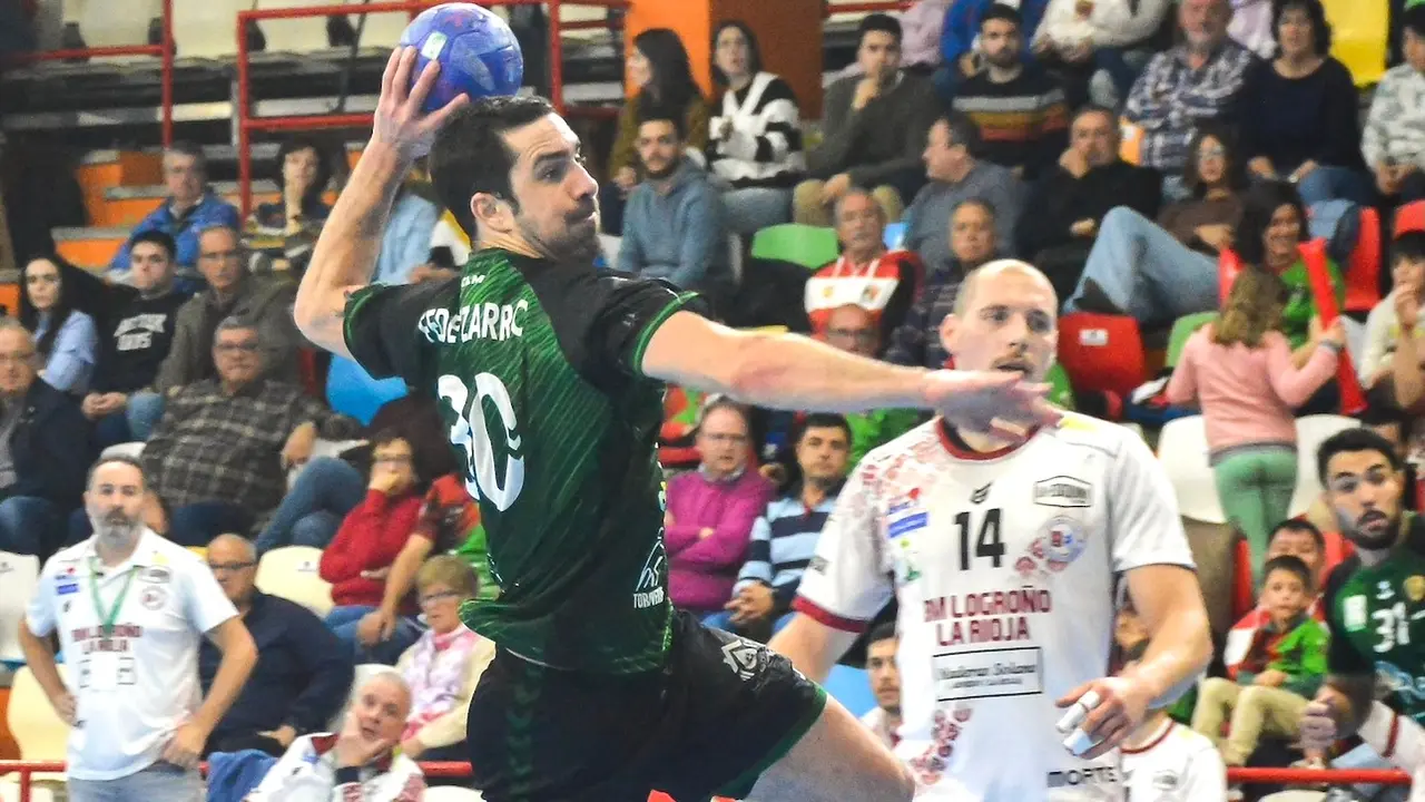 El Rebi Cuenca pone fin a su mala racha al vencer al Logroño La Rioja (35-31) - Fotografía: J.A. Lillo