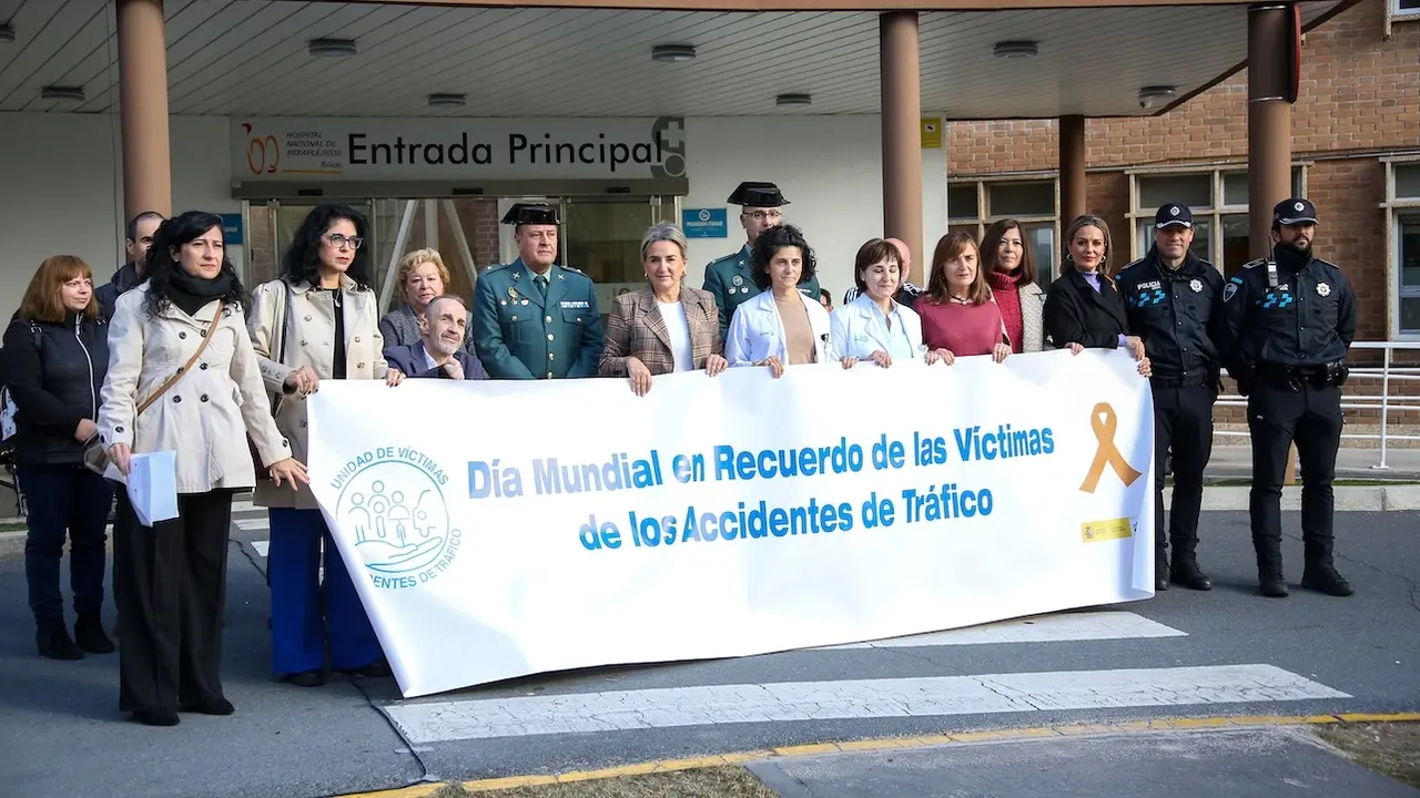 La delegada del Gobierno de España en Castilla-La Mancha, Milagros Tolón, ha participado en Toledo en el acto organizado por la Jefatura Provincial de Tráfico con motivo del Día Mundial en Recuerdo de las Víctimas de Accidentes de Tráfico que ha tenido lugar en el Hospital Nacional de Parapléjicos