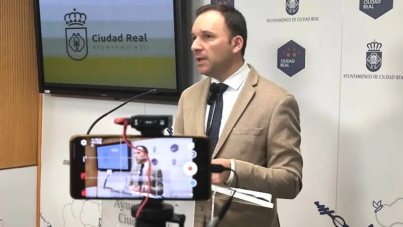 El portavoz del equipo de Gobierno del Ayuntamiento de Ciudad Real, Guillermo Arroyo, ha informado en rueda de prensa de los asuntos de la Junta de Gobierno Local