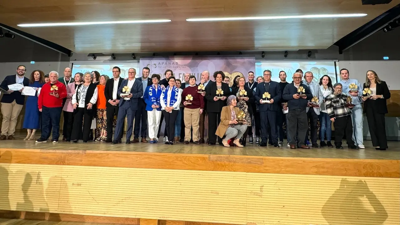 La directora general de Formación Profesional en el Ámbito Laboral, Marta Roldán, ha asistido a la celebración del XI Día de la Familia de APANAS, que se ha celebrado en el Edificio de Envases de Cartón de la Universidad de Castilla-La Mancha en Toledo