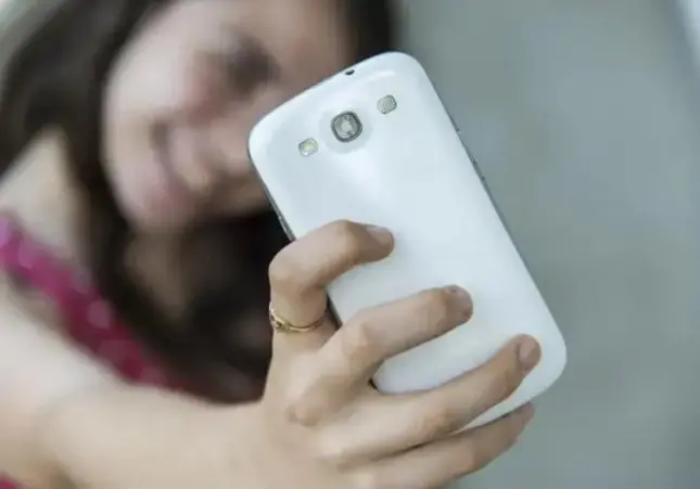 Manipulan a una niña de 13 años en una 'app' de citas para violarla: 11 detenidos
