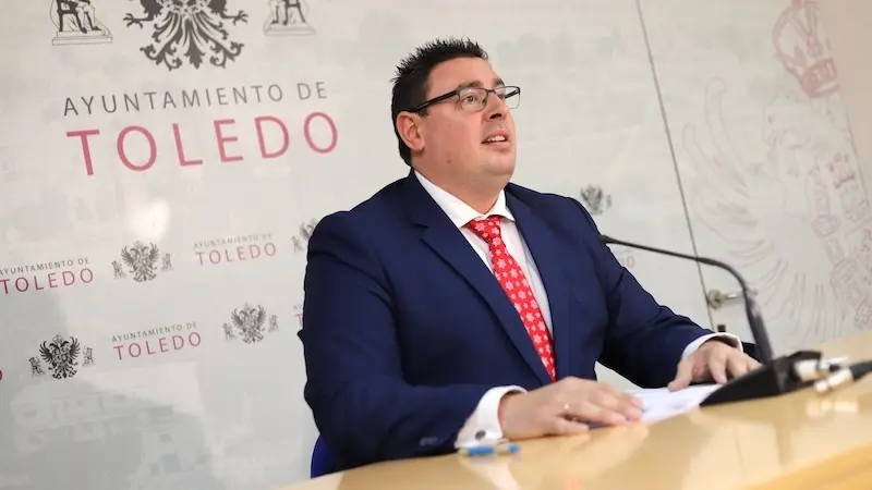 El concejal de Festejos y Juventud de Toledo, José Vicente García-Toledano, ha informado de las actividades para Navidad