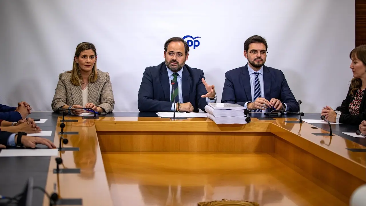 El presidente del PP de Castilla-La Mancha, Paco Núñez, ha presentado las enmiendas que el Grupo Popular presentará a los presupuestos de la Junta para 2025