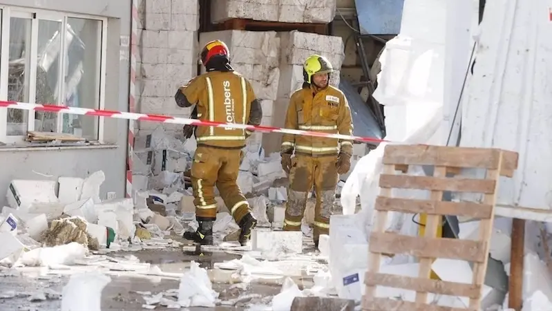 Tres trabajadores muertos y 7 heridos tras explotar una caldera en una fábrica