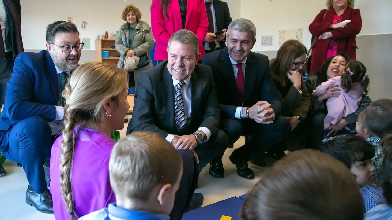 El presidente de Castilla-La Mancha, Emiliano García-Page, ha inaugurado la Escuela Infantil “El jardín de los Infantes” de Escalona (Toledo)