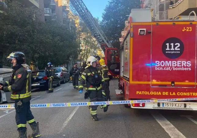VIDEO. Grave explosión en un piso de un bloque: ha estallado una bombona de butano