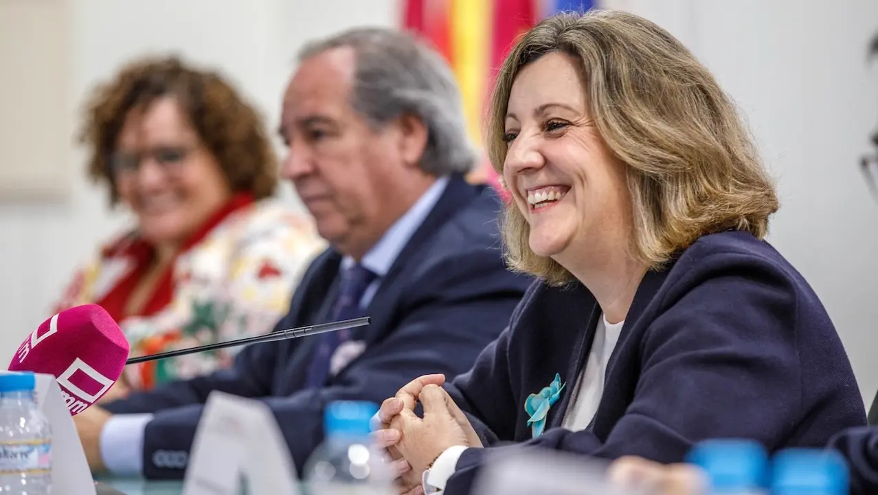 La consejera de Economía, Empresas y Empleo, Patricia Franco, ha inaugurado la jornada del Consejo de Relaciones Laborales sobre transformación digital del mercado de trabajo, que se celebra en el Aula Magna de la UCLM en la Fábrica de Armas de Toledo