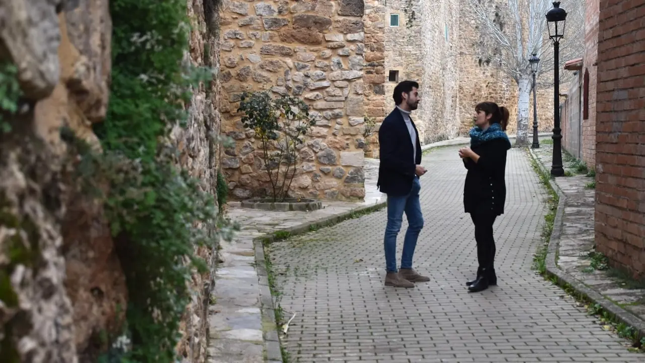 El diputado provincial de Reto Demográfico, Javier Cebrián, en su visita a la localidad conquense de Cañete