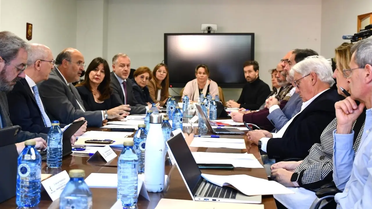 El vicepresidente primero del Gobierno de Castilla-La Mancha, José Luis Martínez Guijarro, ha presidido el Consejo Regional de Despoblación, celebrado en Ciudad Real