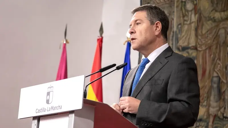 El presidente autonómico, Emiliano García-Page, ha presentado en el Palacio de Fuensalida de Toledo el IV Plan de Formación Profesional de Castilla-La Mancha