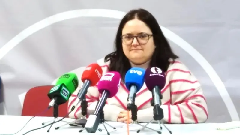 La secretaria general de FeSMC UGT Castilla-La Mancha, Ana González, en rueda de prensa