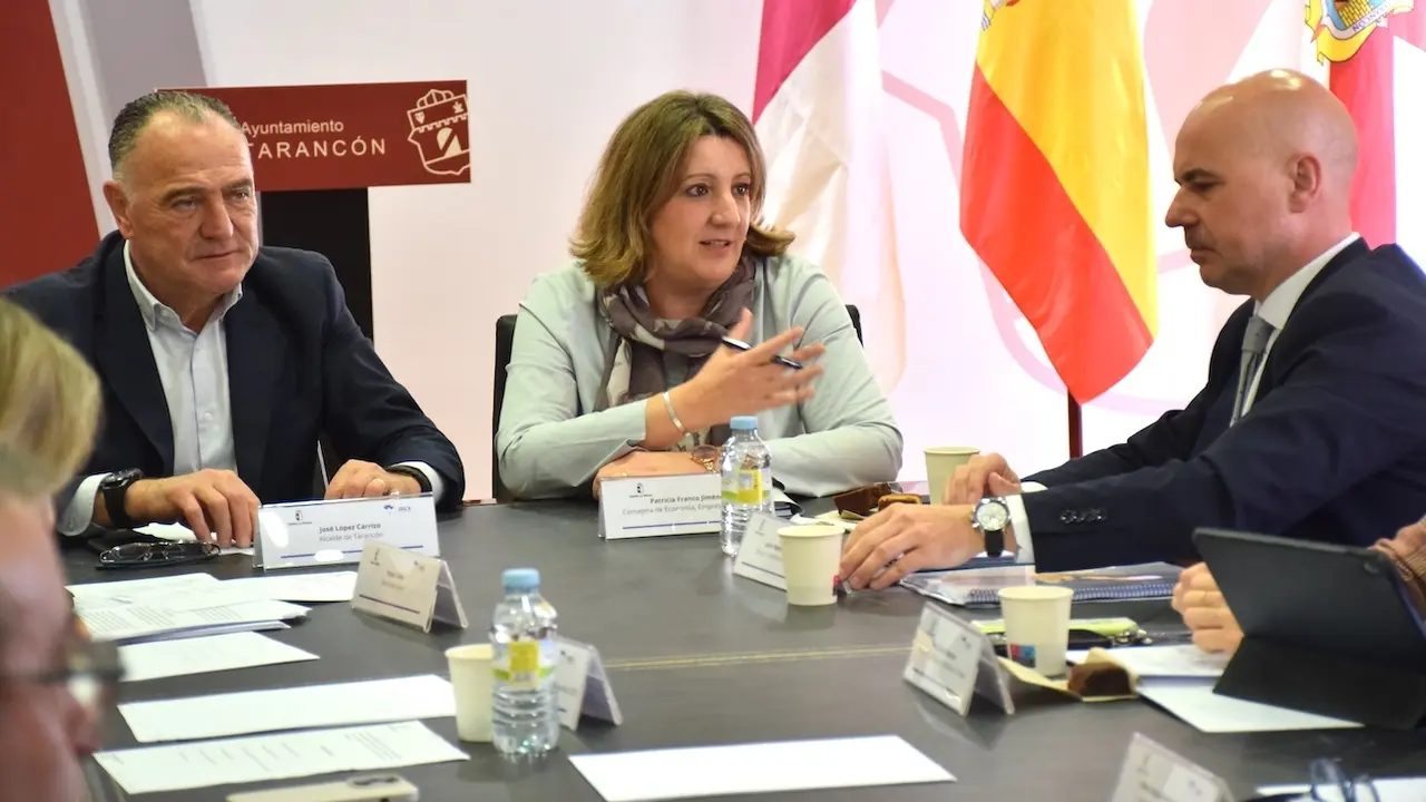La consejera de Economía, Empresas y Empleo, Patricia Franco, ha presidido la reunión del Observatorio de Promoción Industrial de Castilla-La Mancha, que se ha celebrado en el Ayuntamiento de Tarancón (Cuenca)
