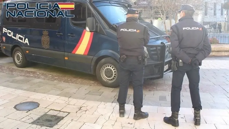 Policía Nacional, furgón, policías, detenidos,