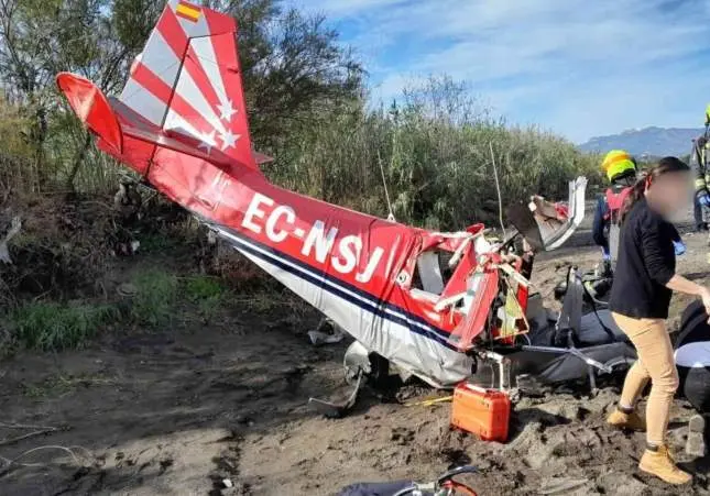 Muere el piloto de una avioneta al estrellarse durante una exhibición acrobática