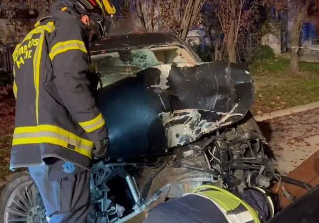 Muere un repartidor arrollado por un coche sin control: buscan al conductor, fugado