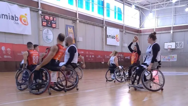 El BSR Amiab Albacete despide el 2024 con una victoria frente a UCAM Murcia (76-60)