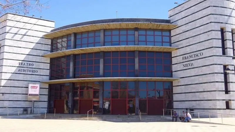 Muere un trabajador mientras trabajaba en altura en el Teatro Auditorio 'Francisco Nieva' de Valdepeñas (Ciudad Real)