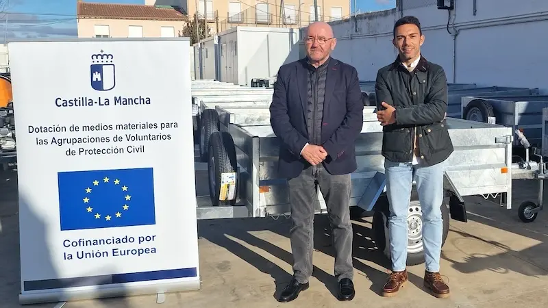 La Junta entrega remolques y extendedoras de sal a 32 agrupaciones de Protección Civil