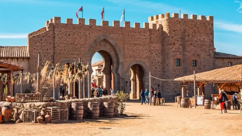 Evacuada la zona de restauración del parque temático Puy du Fou de Toledo por un incendio