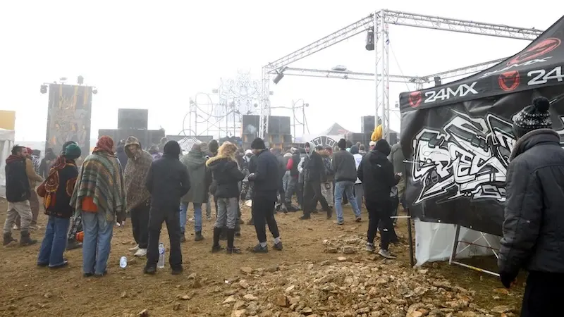 Detenido en la macrofiesta rave ilegal de Ciudad Real un hombre buscado por tráfico de drogas