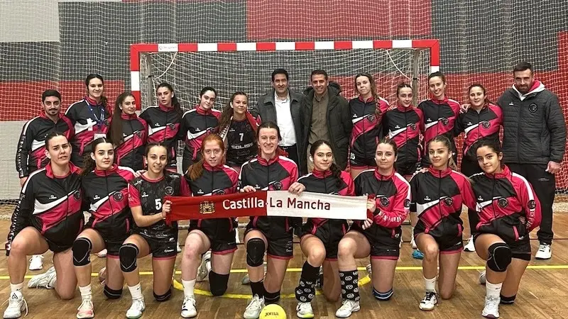 El director general de Juventud y Deportes, Carlos Alberto Yuste, ha asistido al Campeonato de España de Balonmano de Selecciones Autonómicas 2025, que se está celebrando en el Pabellón Municipal ‘Germans Margall’, de Malgrat de Mar (Barcelona)