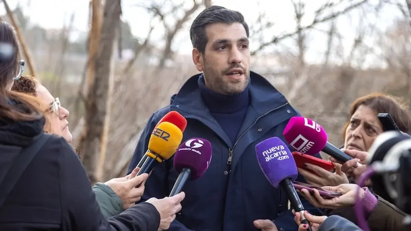 El concejal de Medio Ambiente del Ayuntamiento de Guadalajara, José Luis Alguacil, ha informado sobre la limpieza del río Henares