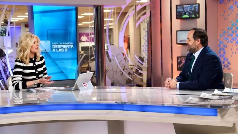 El presidente del PP de Castilla-La Mancha, Paco Núñez, en un momento de la entrevista en la televisión pública regional