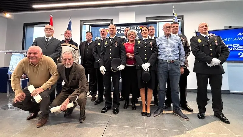 En la imagen un instante del acto conmemorativo del 201 aniversario de la Policía Nacional en Cuenca