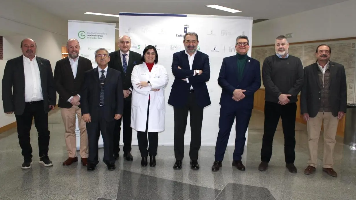 El. Gobierno de Castilla-La Mancha y la AECC acuerdan colaborar en actividades de apoyo e investigación