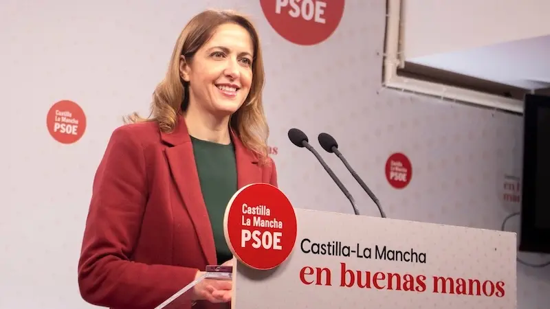 La vicesecretaria general del PSOE de Castilla-La Mancha y eurodiputada, Cristina Maestre, durante la rueda de prensa que ha ofrecido en la sede de los socialistas en Toledo