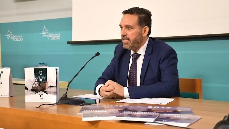 El vicepresidente de Asuntos Generales, Empleo y Promoción Turística de la Diputación Toledo, Joaquín Romera, durante la rueda de prensa que ha ofrecido