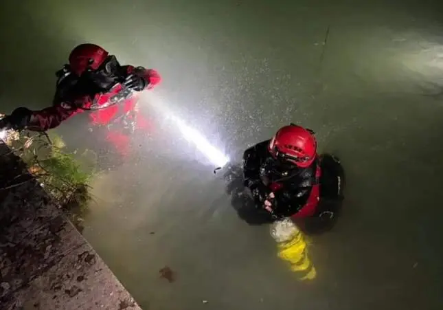 canal, geas, rescate, búsqueda, río, embalse, bomberos,