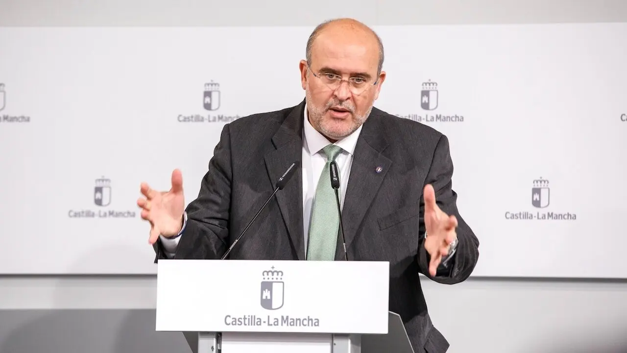 El vicepresidente primero del Gobierno de Castilla-La Mancha, José Luis Martínez Guijarro, ha informado en rueda de prensa de los asuntos de su departamento abordados en el Consejo de Gobierno