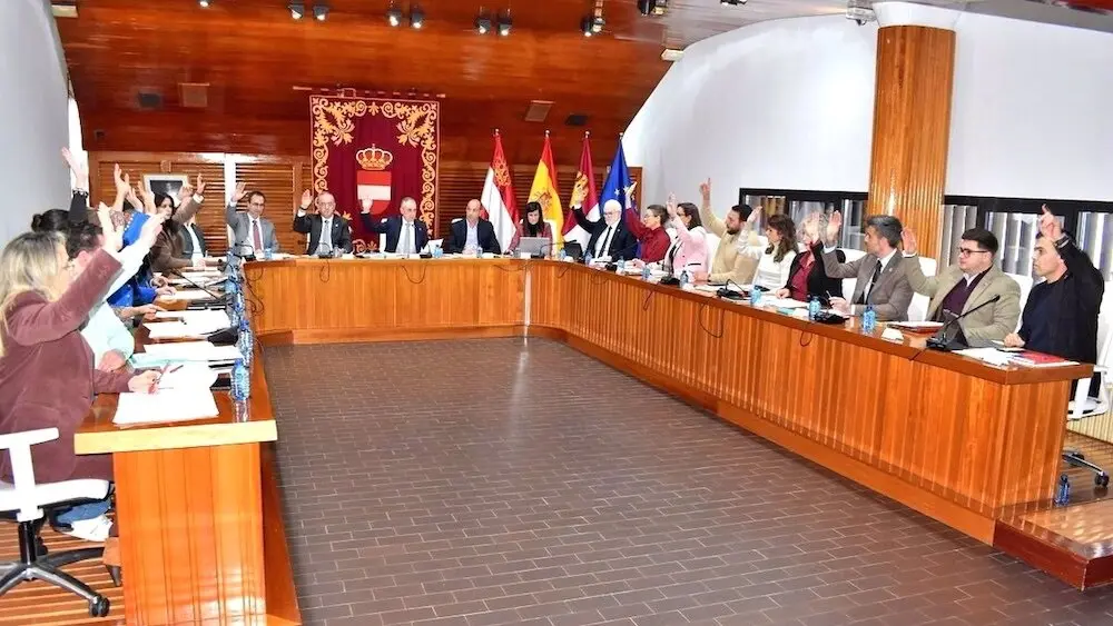 En la imagen un instante del Pleno del Ayuntamiento de Puertollano (Ciudad Real) celebrado este jueves en el Consistorio