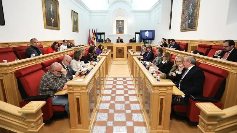 En la imagen un instante del Pleno del Ayuntamiento de Toledo celebrado este viernes en el Consistorio