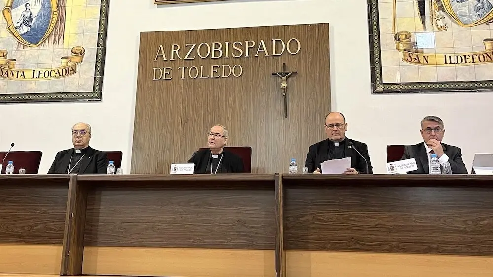 En la imagen de archivo responsables del Arzobispado de Toledo con el arzobispo Francisco Cerro a la cabeza durante una comparecencia