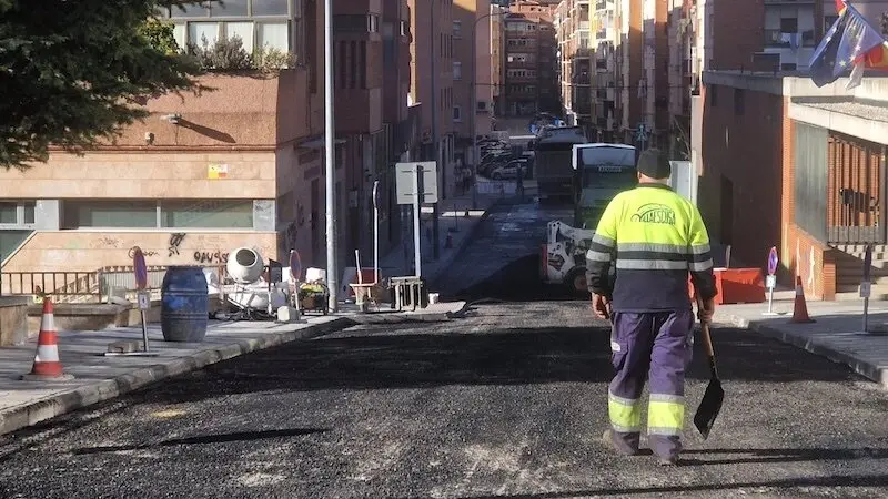 Las obras en el barrio conquense de La Paz avanzan con el asfaltado y el adoquinado