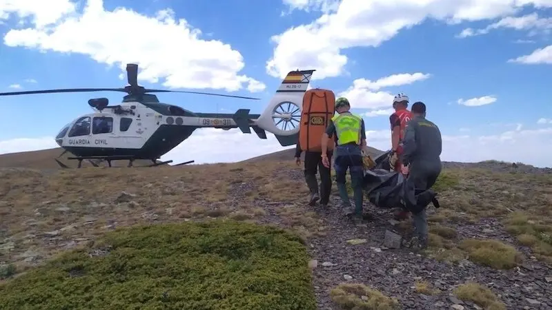 rescate, cadáver, helicóptero, paraje, escalador,
