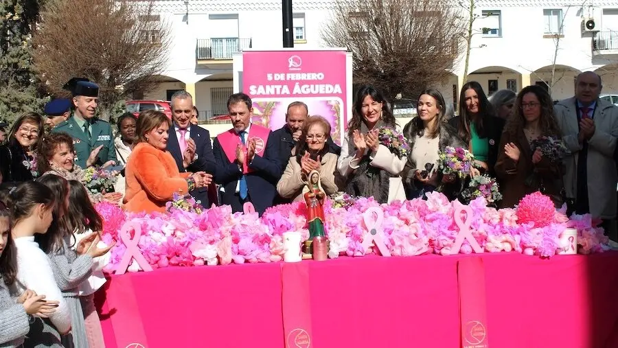 La delegada de la Junta en Ciudad Real, Blanca Fernández, ha valorado el impacto del programa de prevención durante su participación en los actos de celebración de la Asociación 'Santa Águeda' de Puertollano