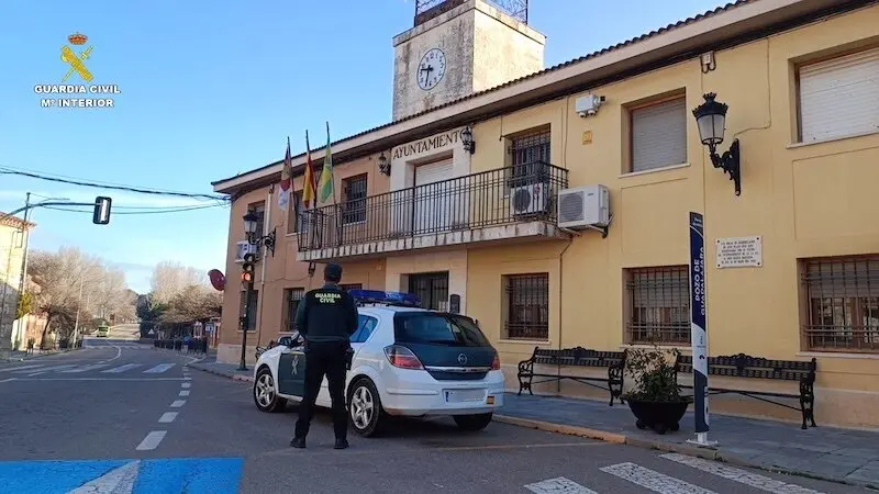 Detenido en Pioz (Guadalajara) por repostar un coche fraudulentamente con una matrícula falsa