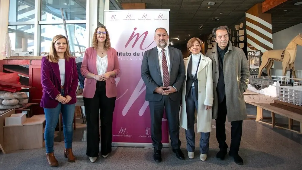 La consejera de Igualdad, Sara Simón, inaugura la XI edición de la Escuela de Pensamiento Feminista, organizada por la Consejería de Igualdad, a través del Instituto de la Mujer, en la Facultad de Arquitectura de la Universidad de Castilla-La Mancha en Toledo