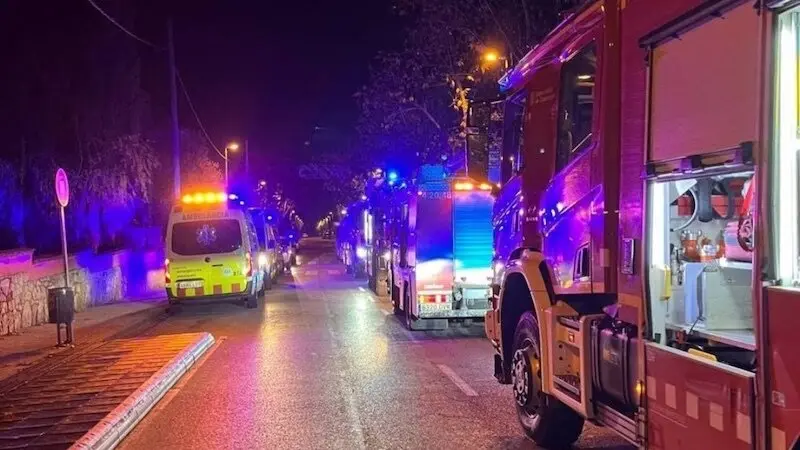 En la imagen de archivo efectivos movilizados ante una emergencia, ambulancia, bomberos, incendio,