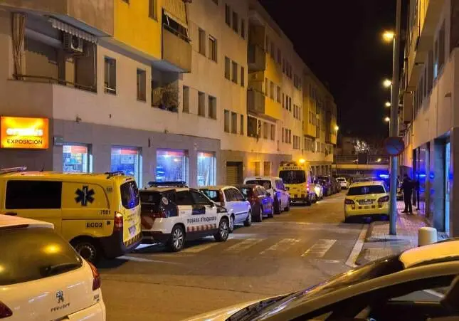 policía, reyerta, crimen, ambulancia, cadáver