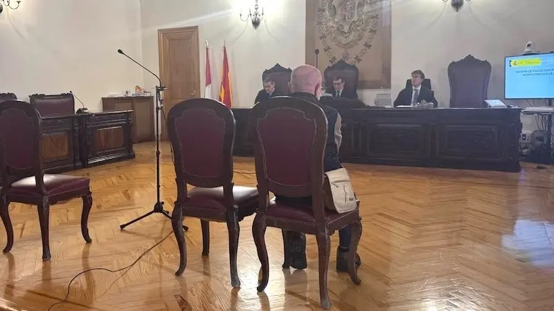 El acusado de abusar sexualmente de una octogenaria en una residencia de Camarenilla (Toledo) reconoce los hechos y la Fiscalía retira la pena de cárcel